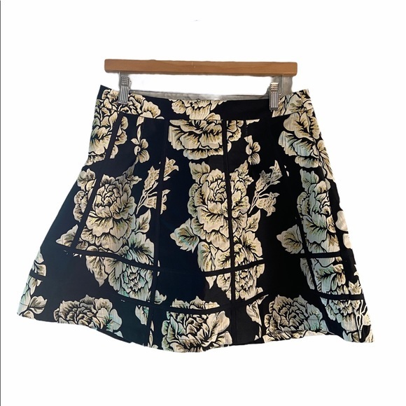 “GB” Gianni Bini skater skirt w/ gold flowers - Picture 1 of 6